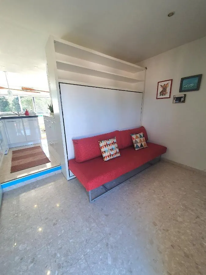 Sea Side Apartment Mandelieu-la-Napoule 0*,  France