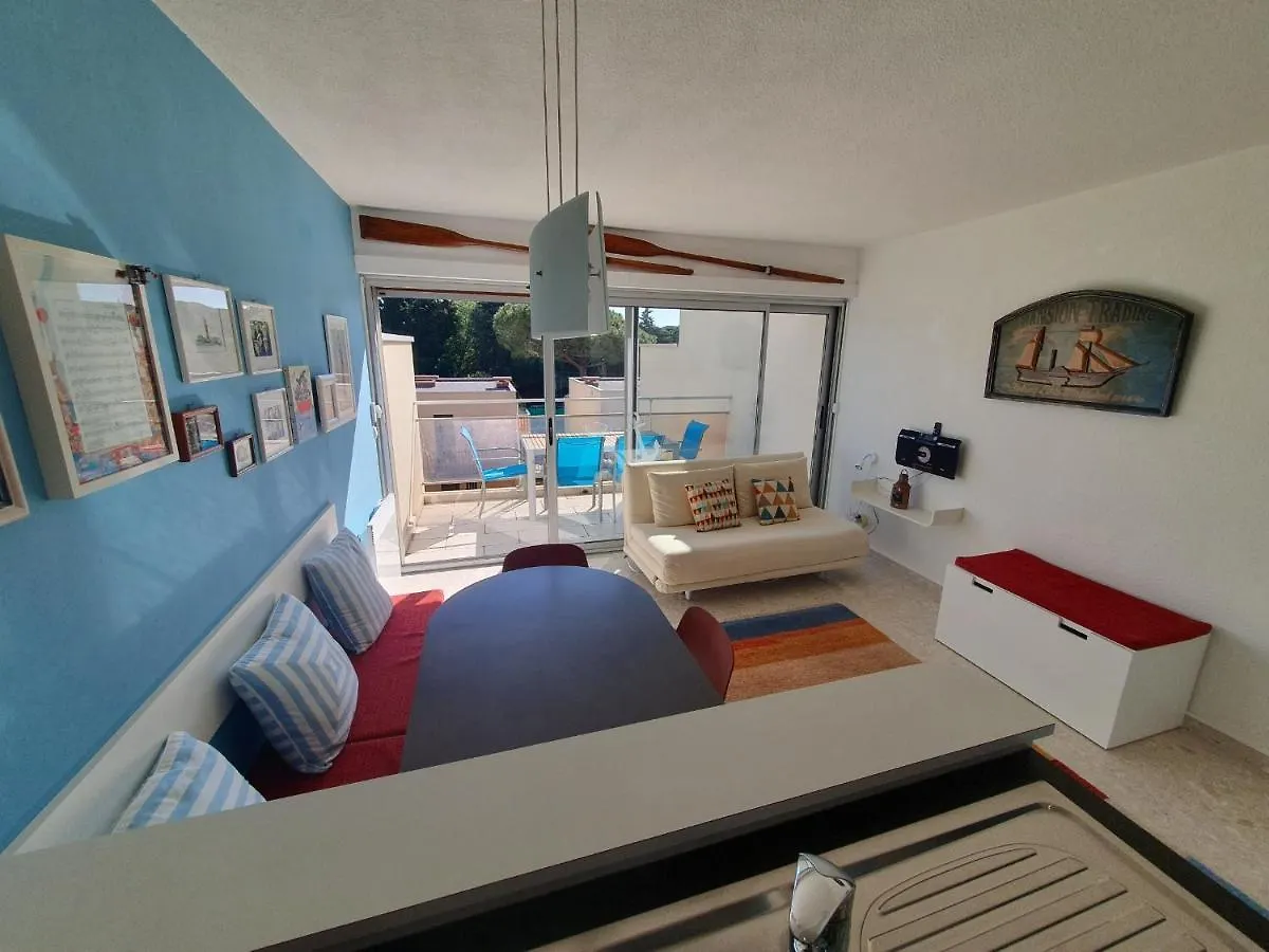 Sea Side Apartment Mandelieu-la-Napoule France